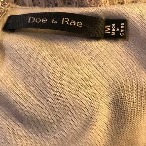 Doe & Rae gray lace dress. Size medium - Picture 4 of 6